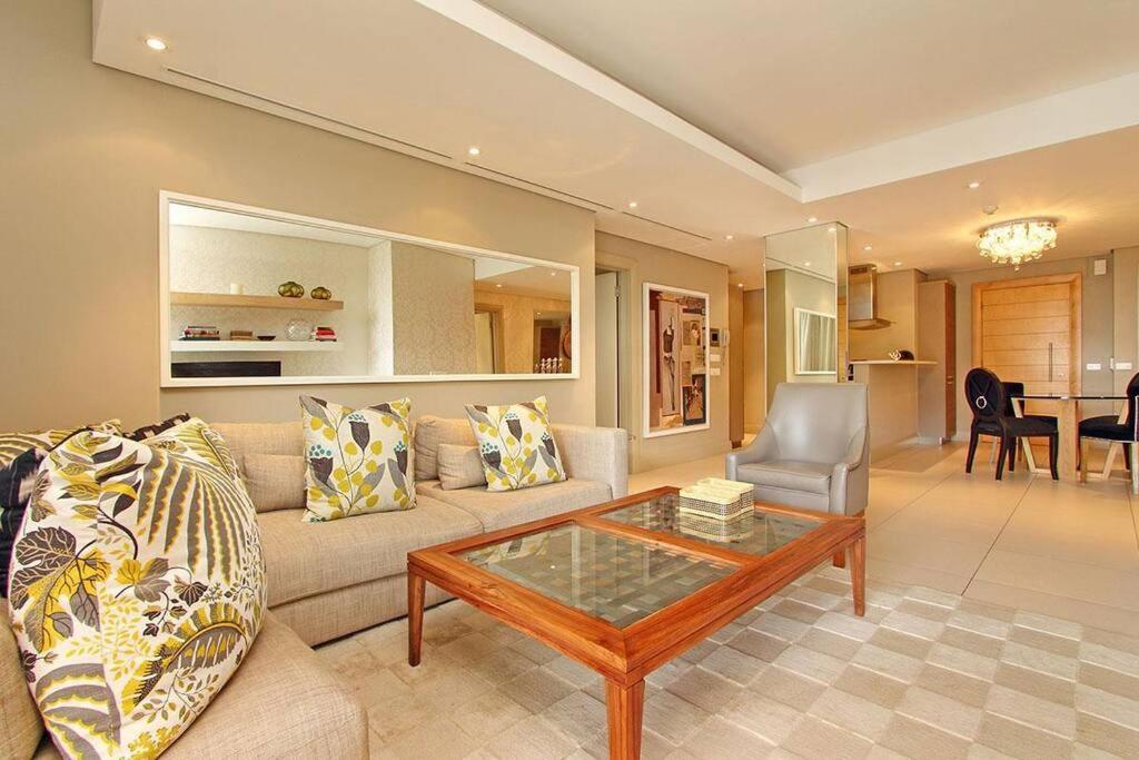 Luxury Villa In V&A Waterfront เคปทาวน์ ภายนอก รูปภาพ